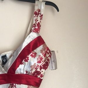 Burgundy and Cream Windsor Maxi Evening Dress🌹